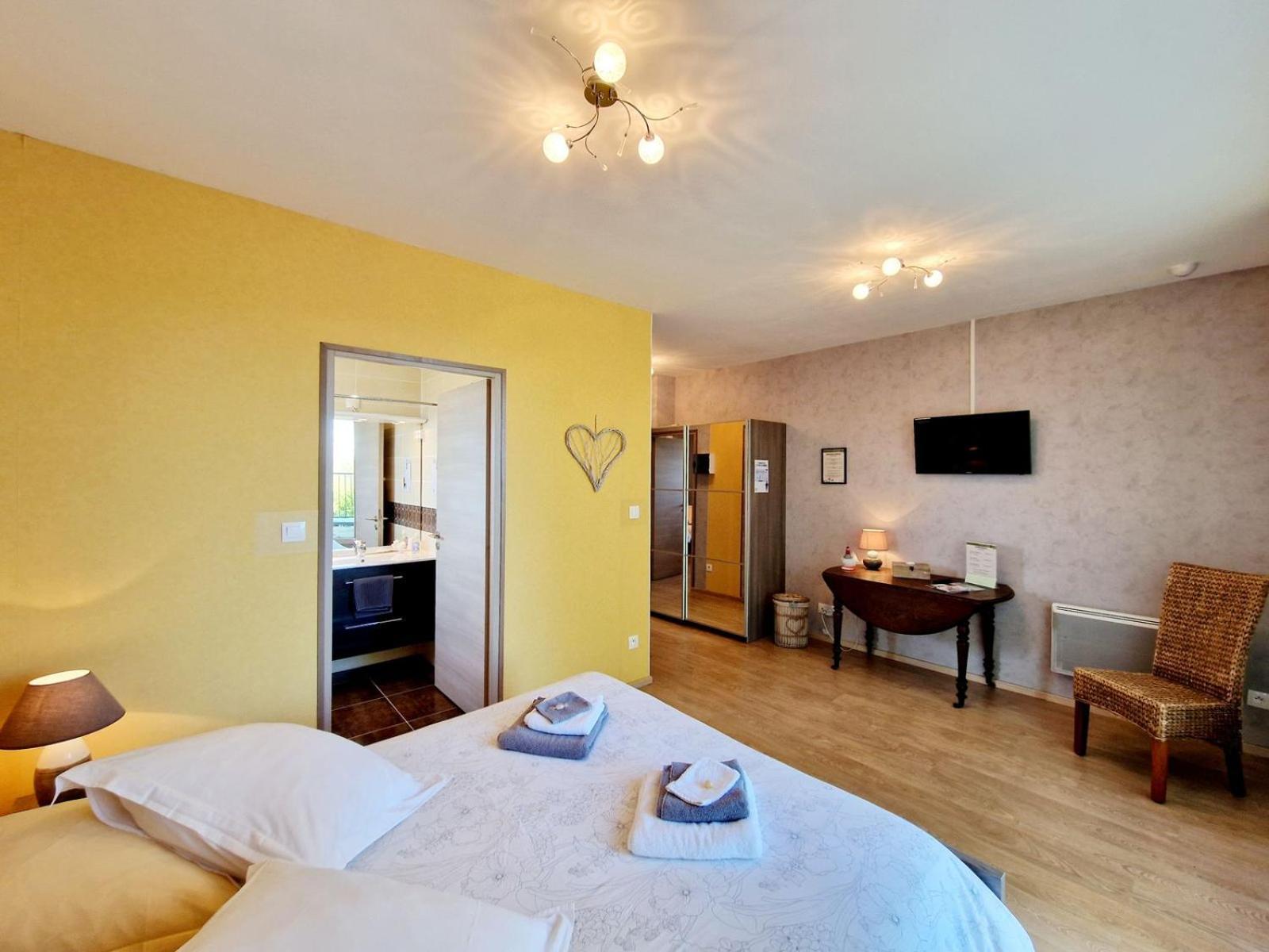 Les Jardins De La Grange Bed & Breakfast Rezonville Dış mekan fotoğraf