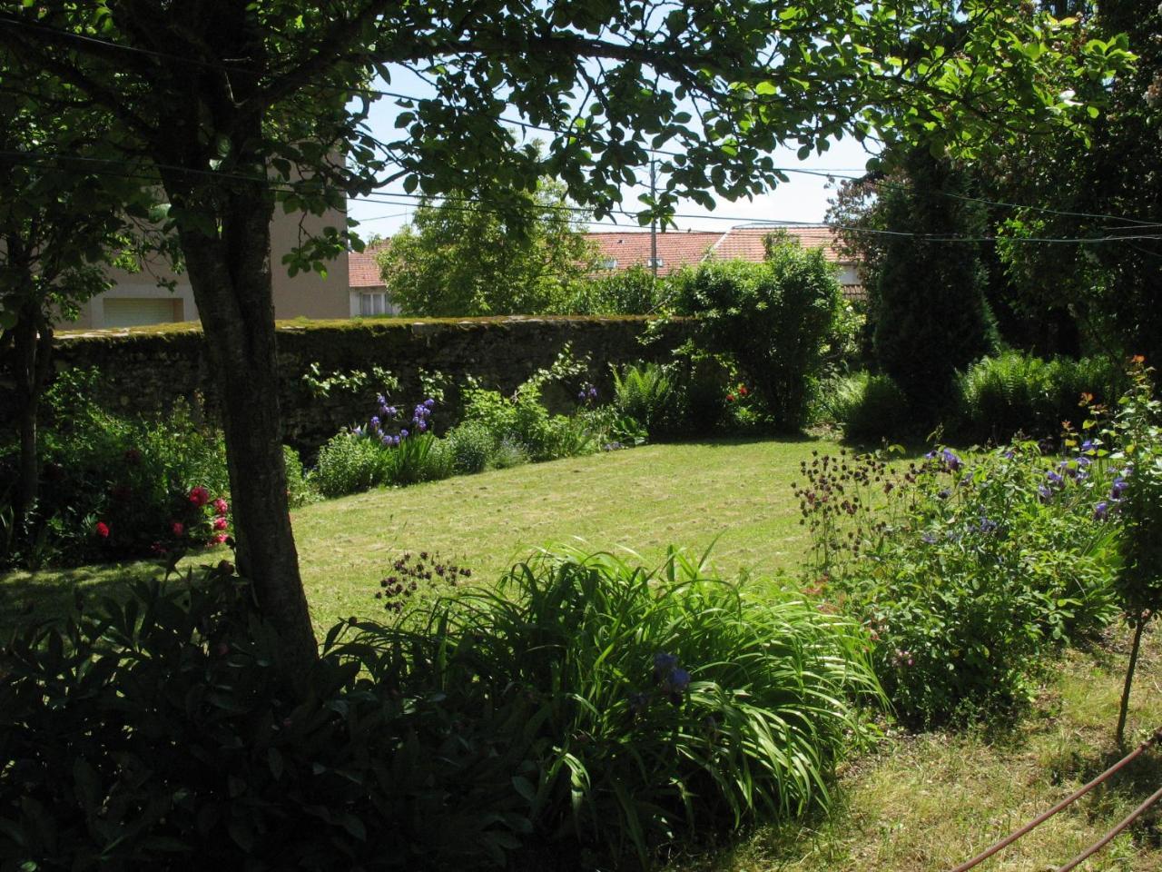 Les Jardins De La Grange Bed & Breakfast Rezonville Dış mekan fotoğraf
