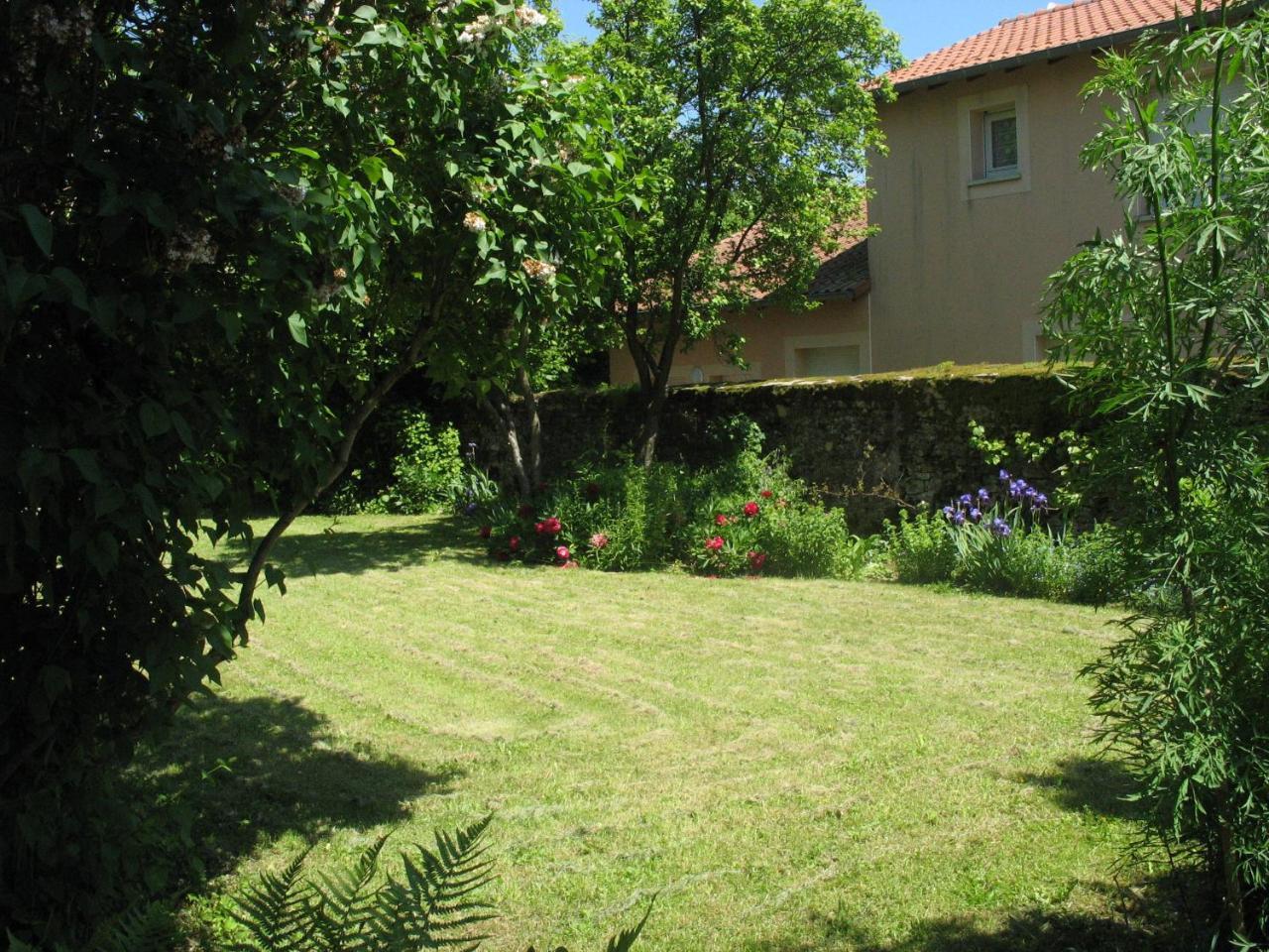 Les Jardins De La Grange Bed & Breakfast Rezonville Dış mekan fotoğraf