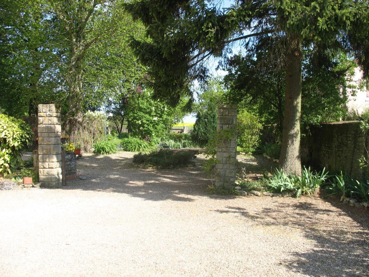 Les Jardins De La Grange Bed & Breakfast Rezonville Dış mekan fotoğraf
